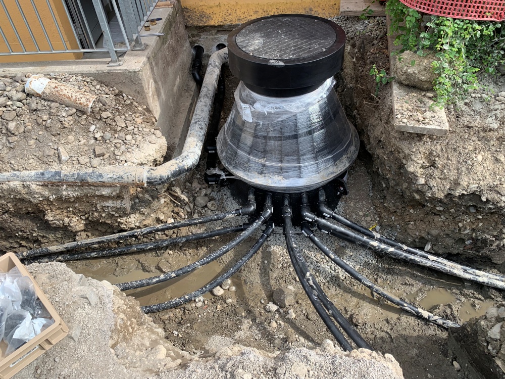 Blick auf einen Erdwärmesondenschacht Blick auf einen Erdwärmesondenschacht